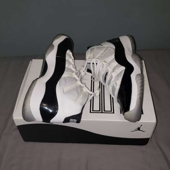 Jordan 11 Concords - Picture 4 of 5